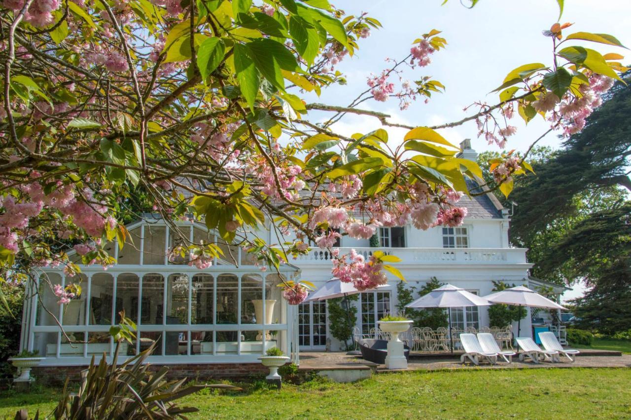 Cedar House Boutique B&B Burton  Exterior photo